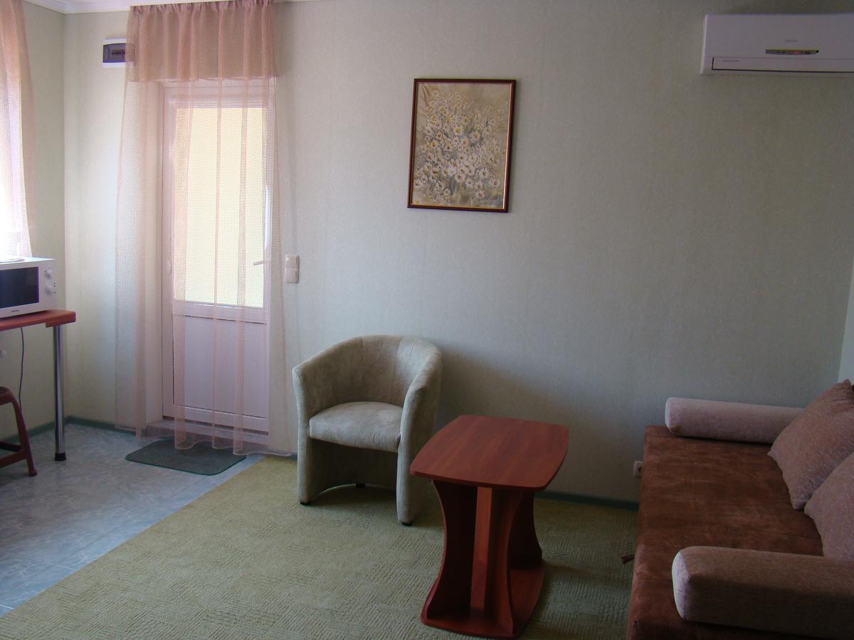 Mini-Hotel In Odessa Yard Екстер'єр фото